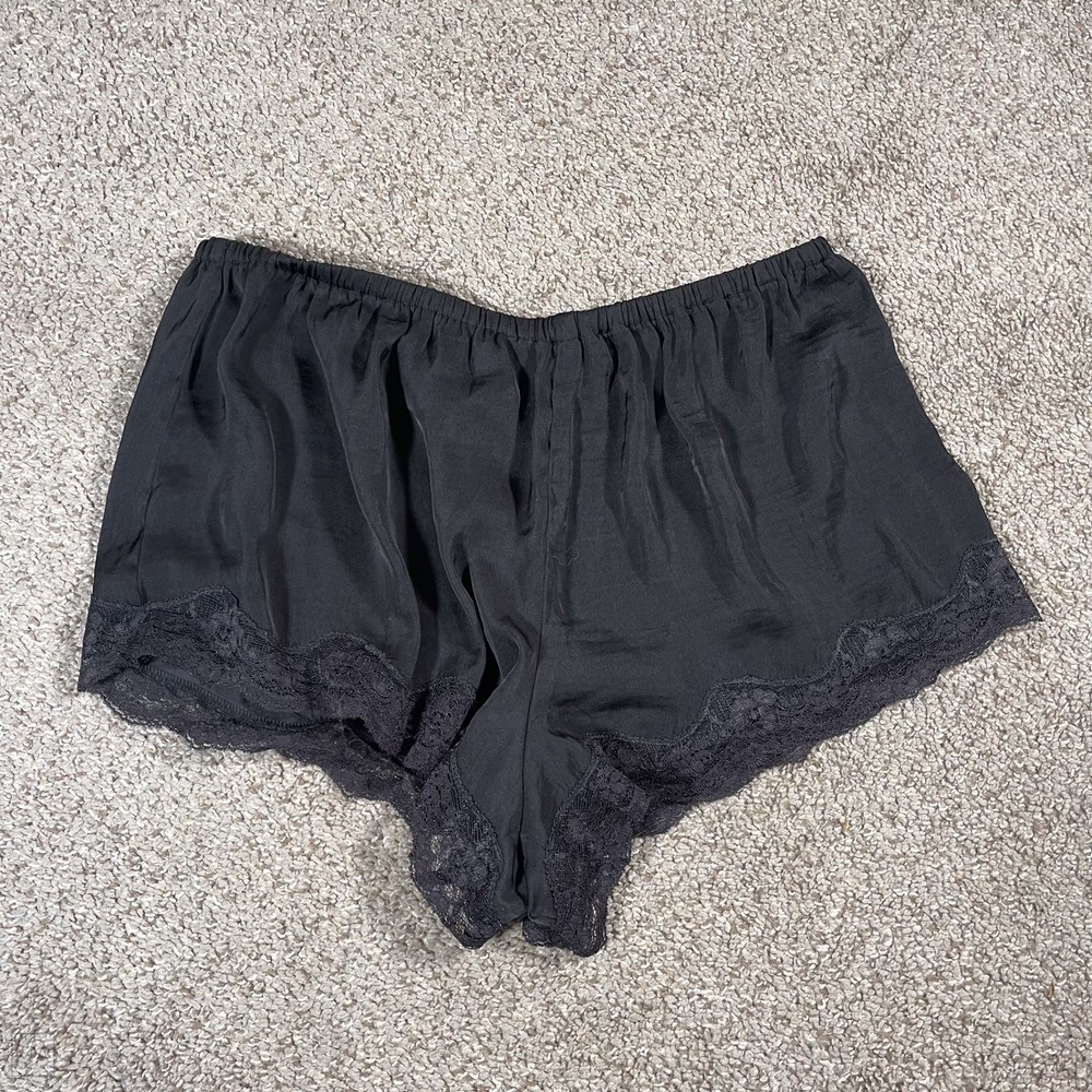 Out From Under Urban Outfitters	Womens Shorts Loungewear Lace Satin Sleep M Blck